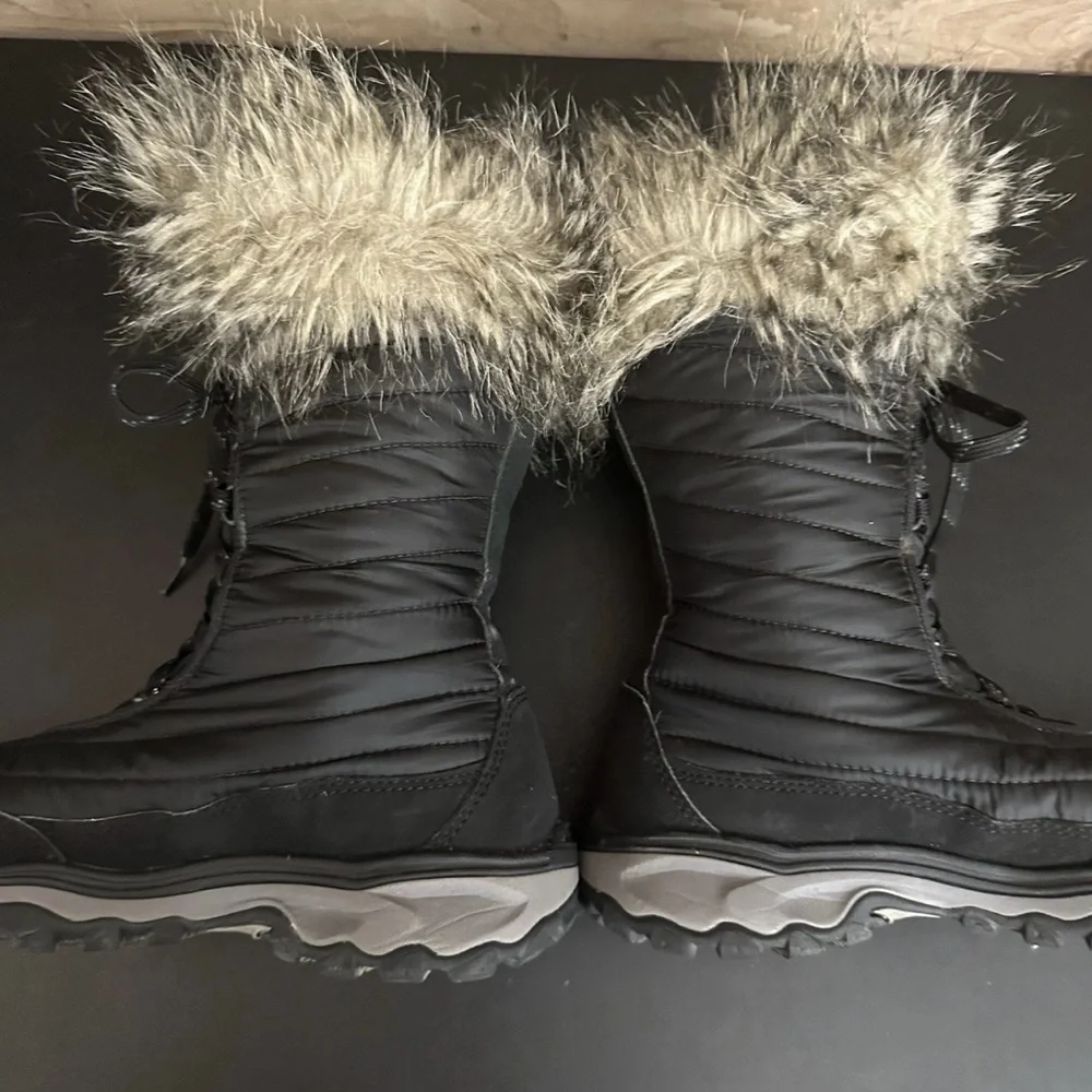 Eddie Bauer Womens Black Fur Trimmed Winter Outdoor Boots Size 9 Vibram Bottom - Picture 7 of 9